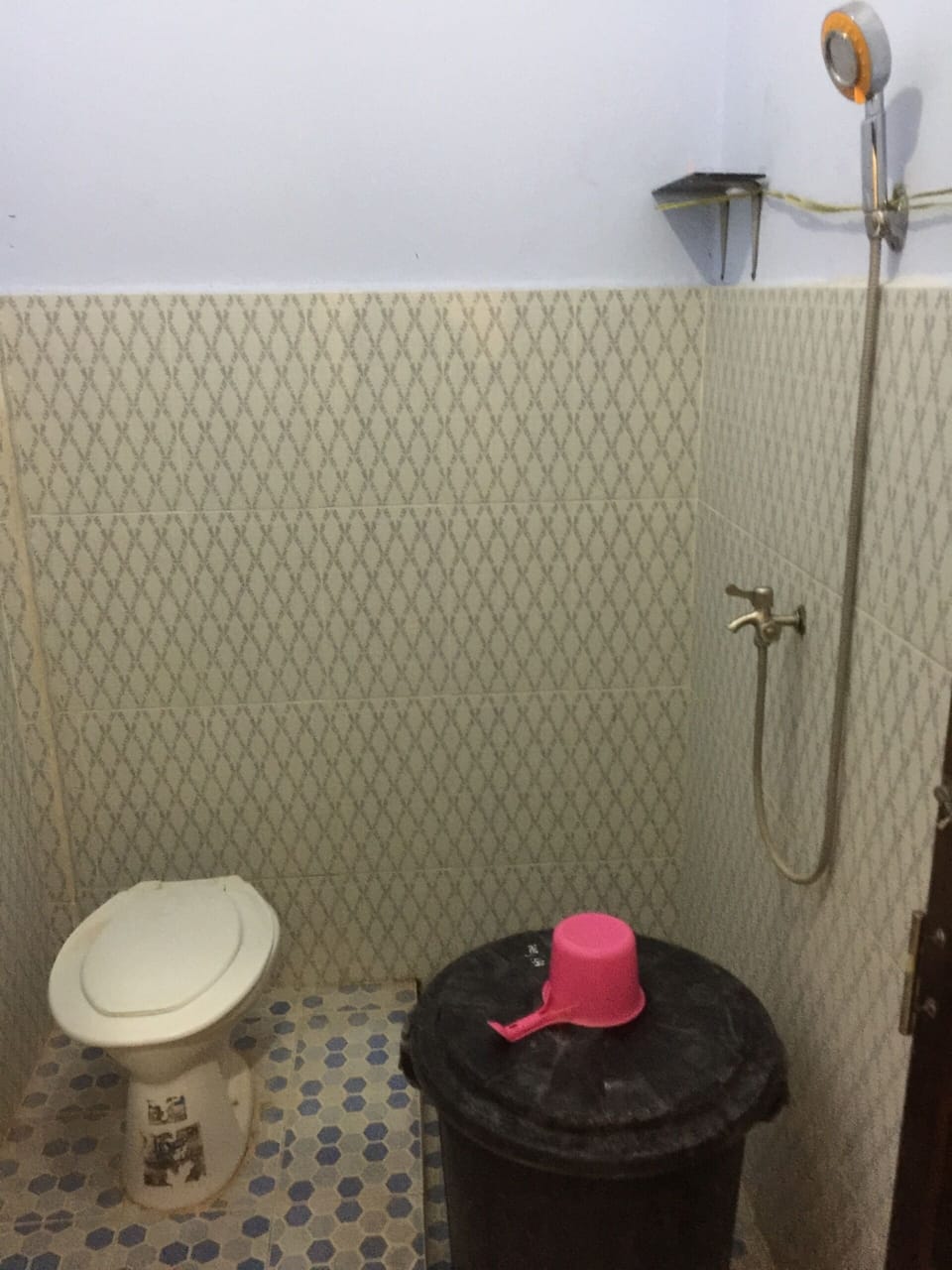 Economy Double Room | Bathroom | Towels, soap