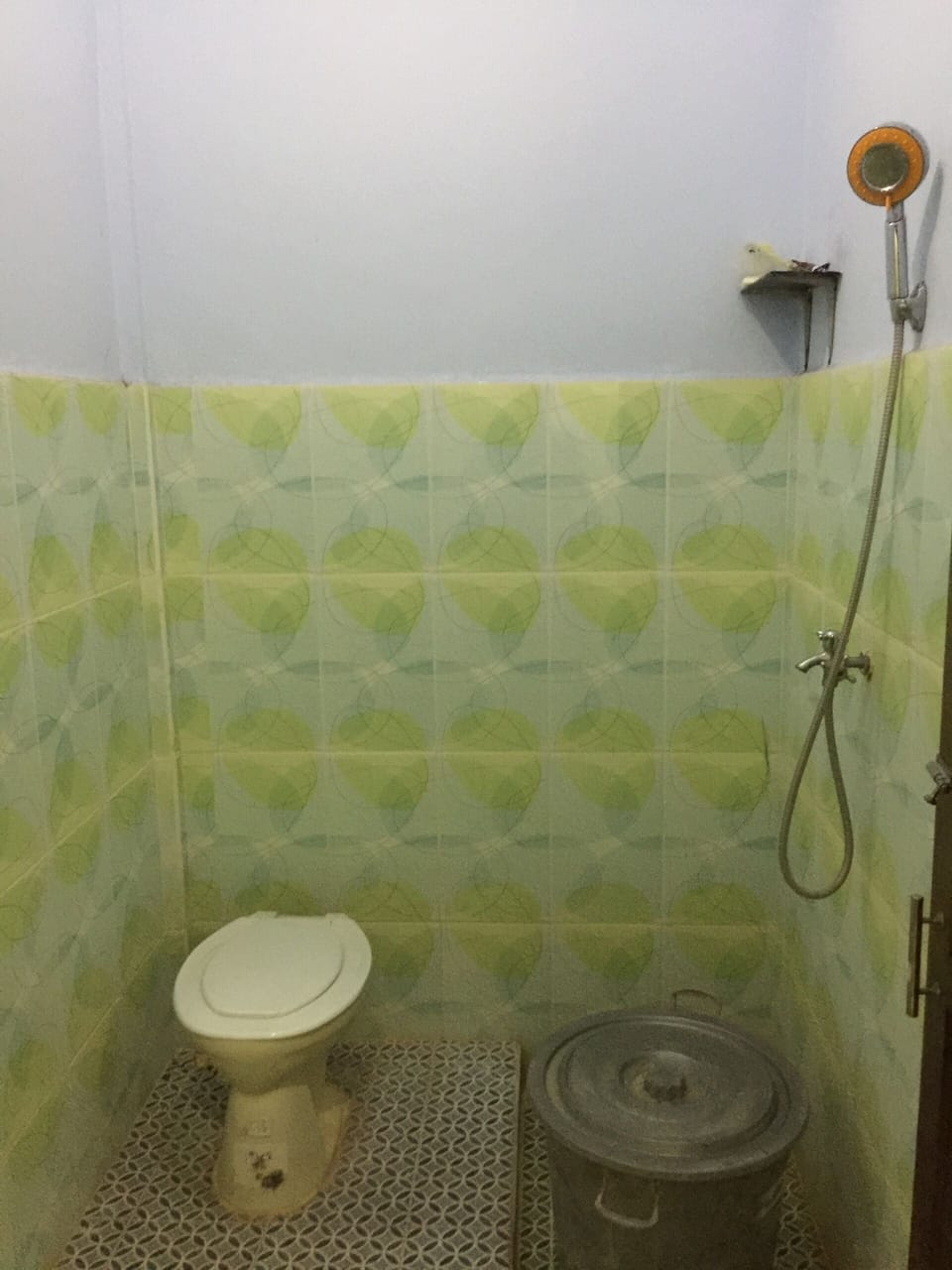 Economy Double Room | Bathroom | Towels, soap