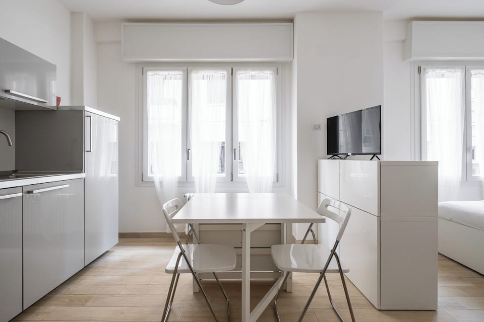 Apartment | Private kitchen | Electric kettle, freezer, dining table