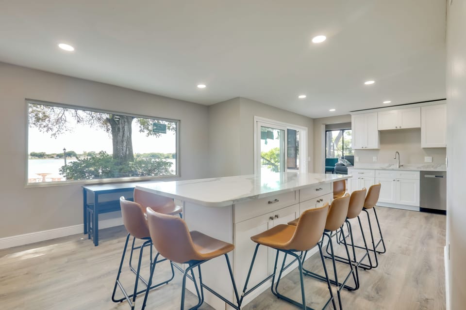 House (5 Bedrooms) | Interior