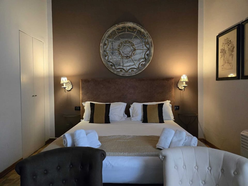Classic Double Room | In-room safe, soundproofing, iron/ironing board (on request)