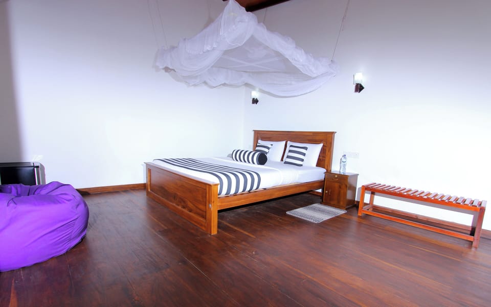 Egyptian cotton sheets, premium bedding, down comforters, pillowtop beds