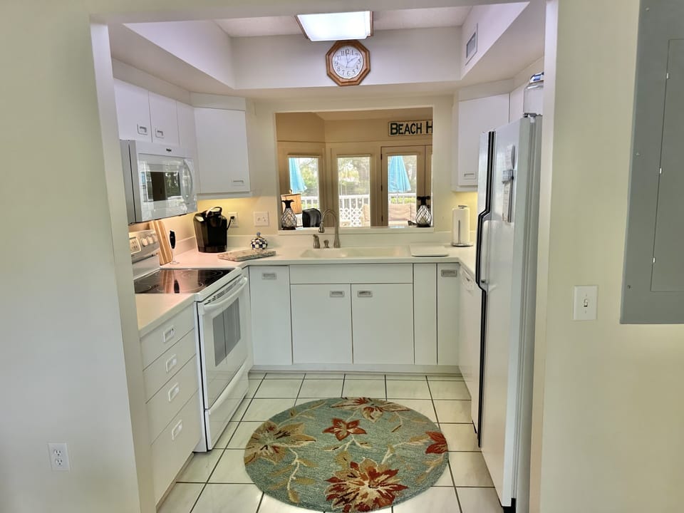 Villa, 3 Bedrooms | Private kitchen | Coffee/tea maker, fridge, oven, toaster