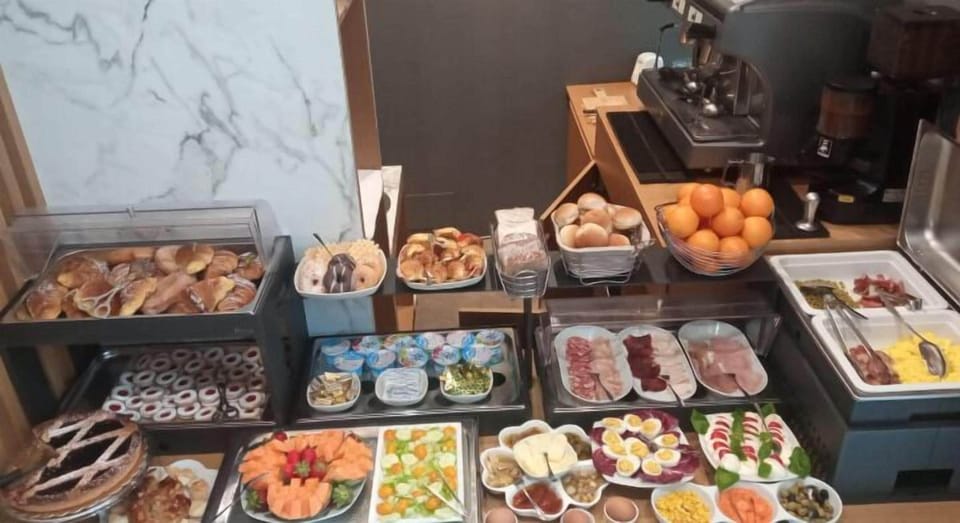 Daily buffet breakfast for a fee