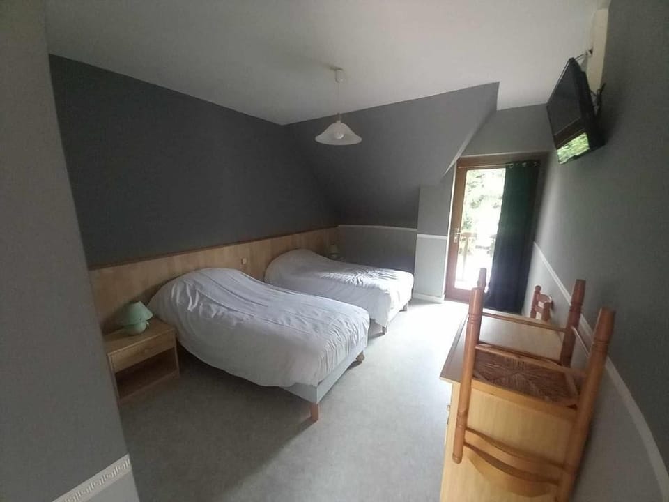 Twin Room, Balcony | Free WiFi