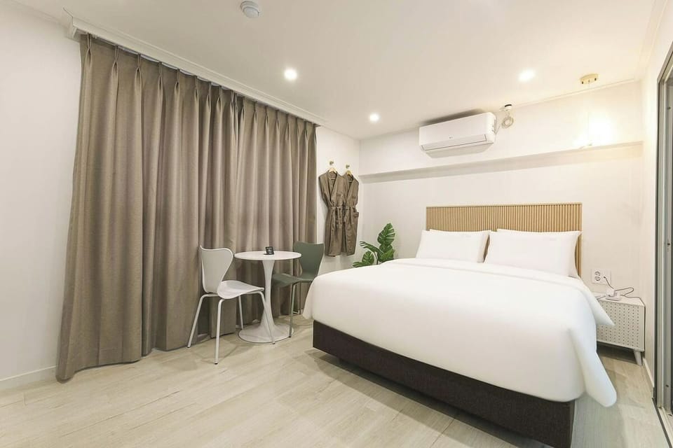 Deluxe Double Room, City View | Premium bedding, down comforters, memory foam beds, laptop workspace