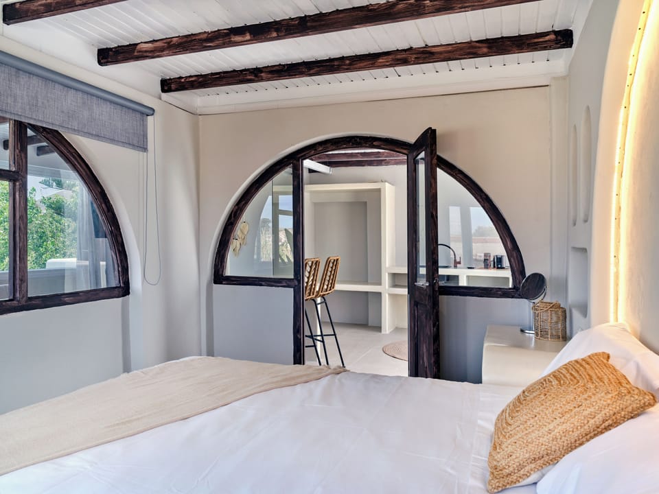 Suite, Balcony, City View | In-room safe, desk, laptop workspace, soundproofing