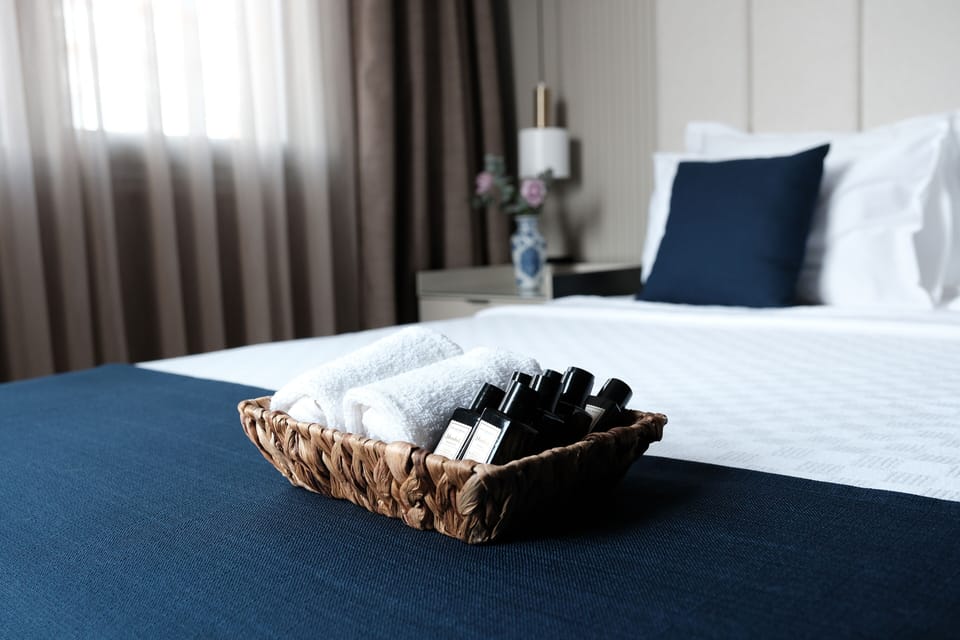 Standard Room, Garden View | Minibar, iron/ironing board, free WiFi, bed sheets