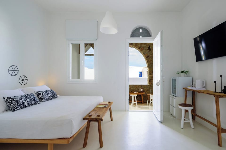 Junior Suite, Balcony, Partial Sea View | In-room safe, soundproofing, travel crib, WiFi (free)