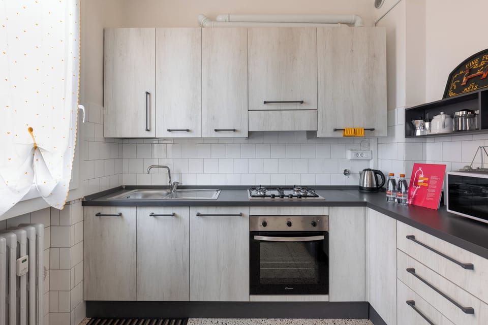 Apartment | Private kitchen | Electric kettle, toaster, highchair, freezer