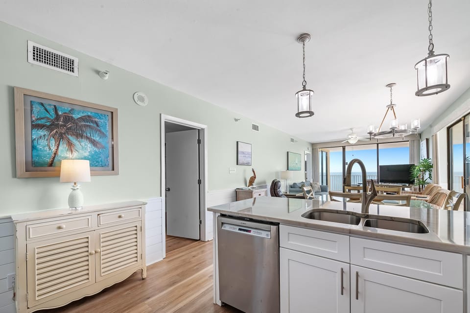Condo, Multiple Beds (Romar Place 1106) | Interior