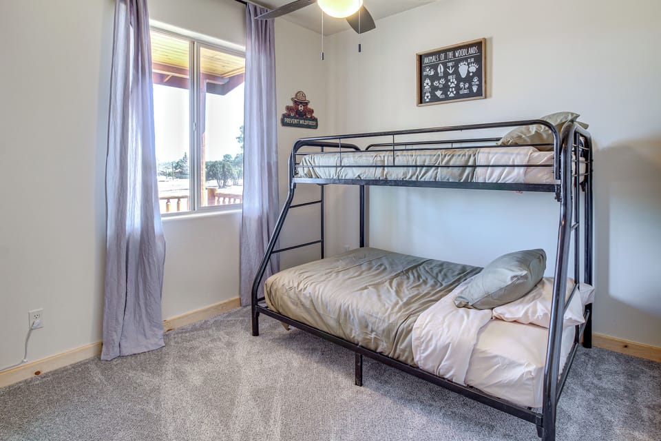 House (3 Bedrooms) | Interior