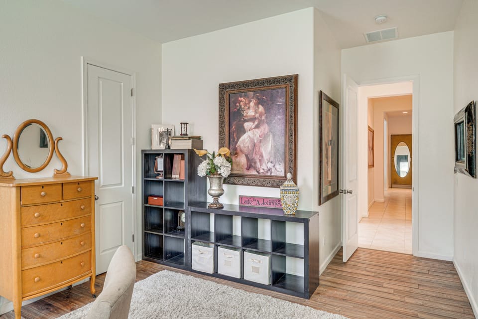 House (5 Bedrooms) | Interior