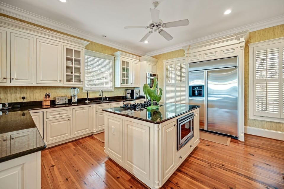 House, 5 Bedrooms | Private kitchen | Coffee/tea maker, fridge, oven, toaster