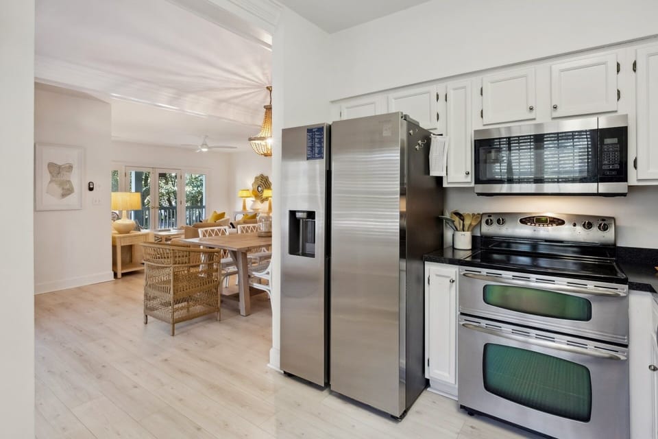 Condo, 3 Bedrooms | Private kitchen | Coffee/tea maker, fridge, oven, toaster