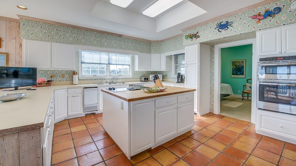 House, 6 Bedrooms | Private kitchen | Coffee/tea maker, fridge, oven, toaster