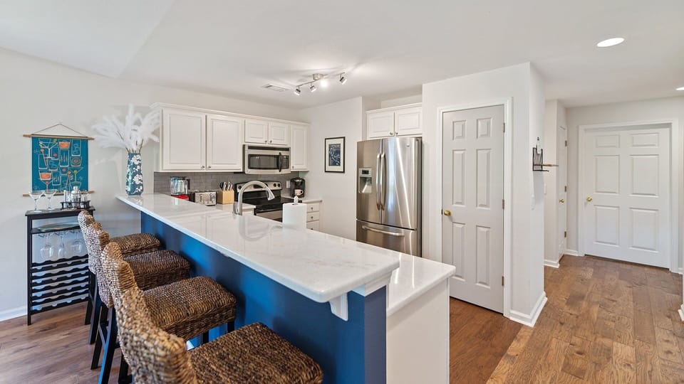 Condo, 3 Bedrooms | Private kitchen | Coffee/tea maker, fridge, oven, toaster