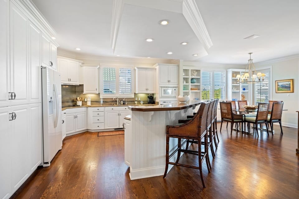 House, 4 Bedrooms | Private kitchen | Coffee/tea maker, fridge, oven, toaster