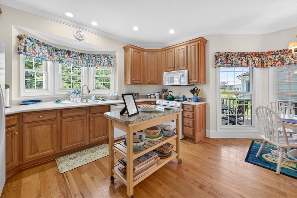 House, 5 Bedrooms | Private kitchen | Coffee/tea maker, fridge, oven, toaster