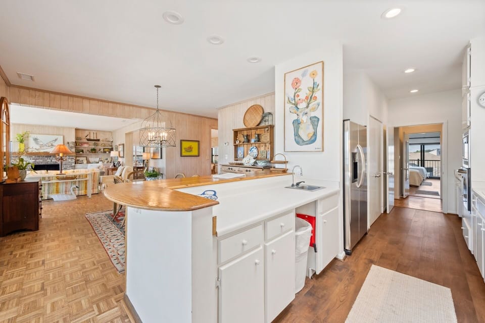 Condo, 3 Bedrooms | Private kitchen | Coffee/tea maker, fridge, oven, toaster
