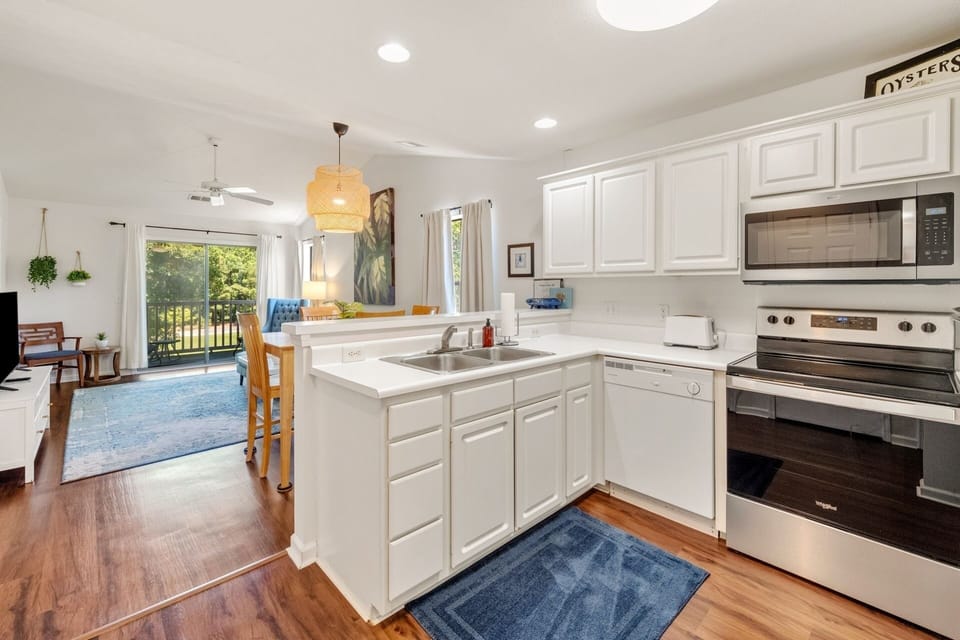 Condo, 2 Bedrooms | Private kitchen | Coffee/tea maker, fridge, oven, toaster