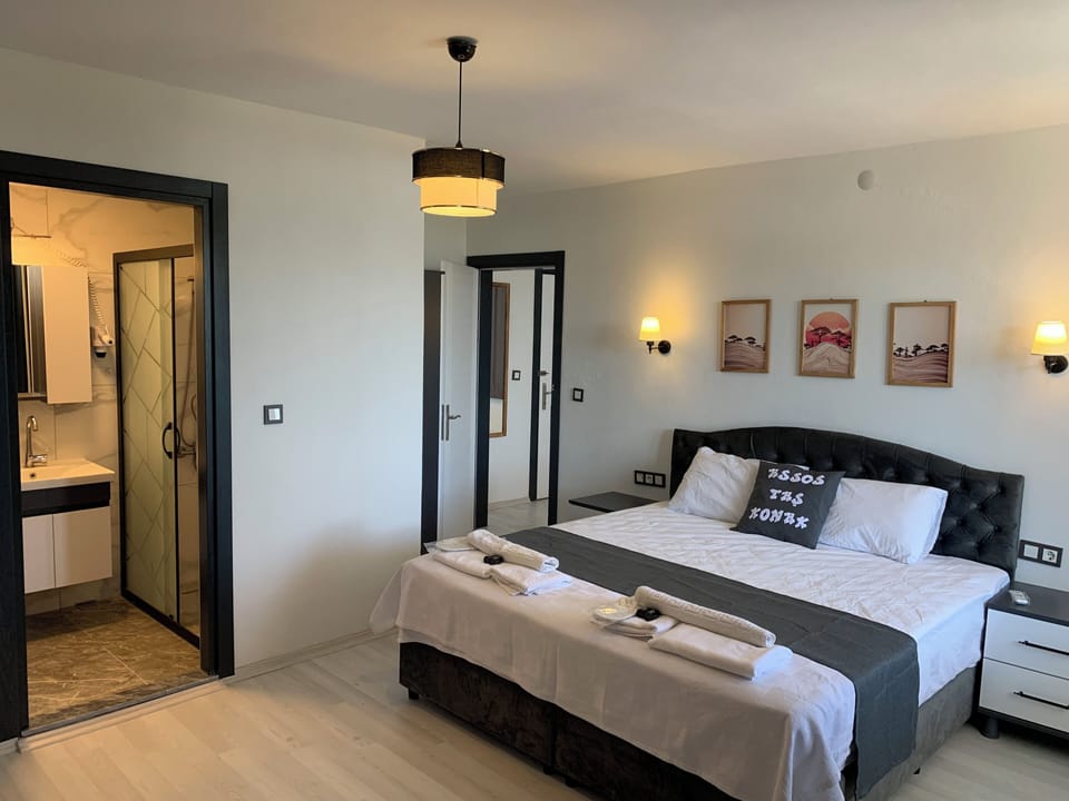 Family Suite | Minibar, free WiFi