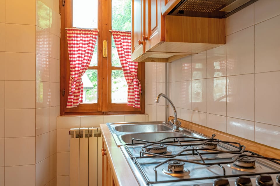 House | Private kitchen | Fridge, microwave, stovetop, toaster