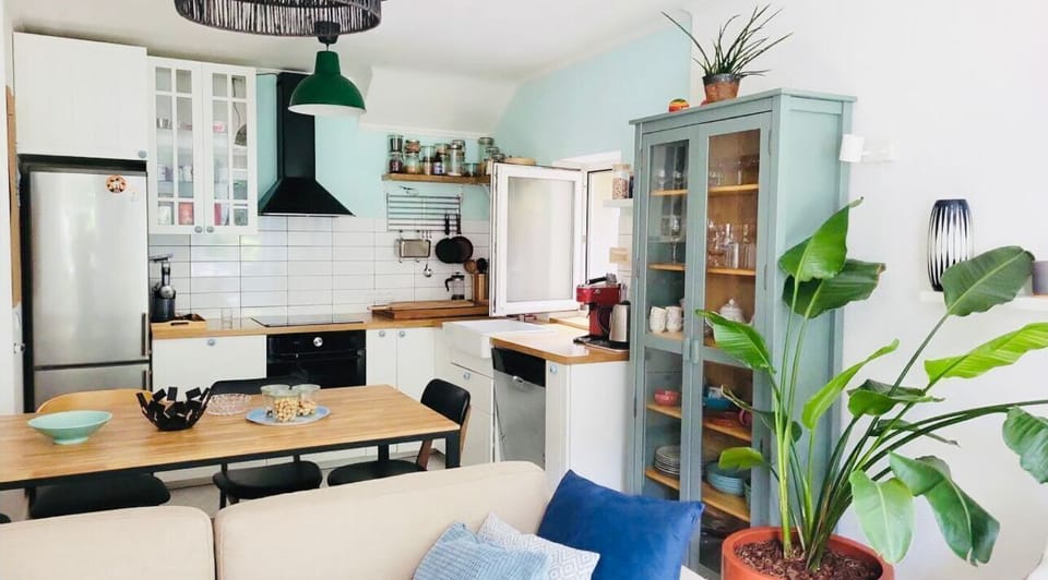 Deluxe Townhome | Private kitchen