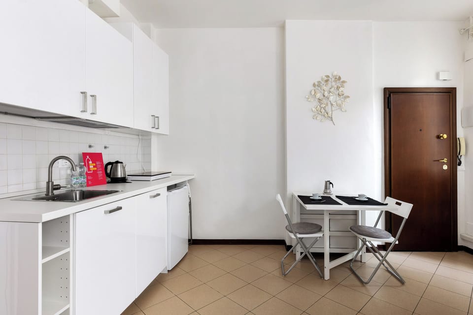 Apartment | Living area | 35-inch TV with digital channels