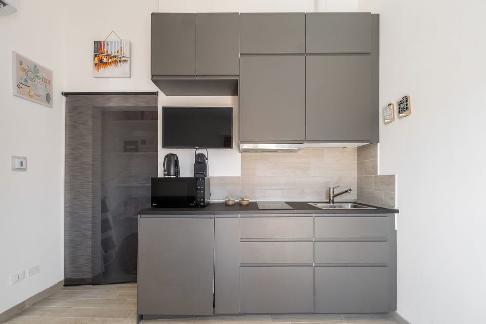 Apartment | Private kitchen | Fridge, microwave, oven, stovetop