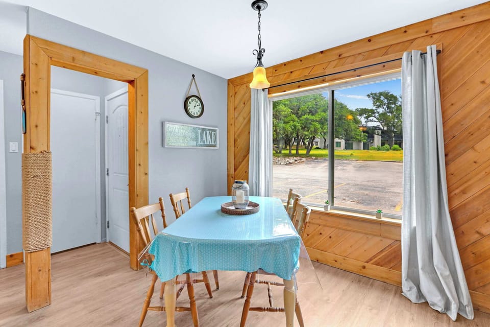 Condo, Multiple Beds, Patio, Garden View (Vicki’s Villa) | Dining