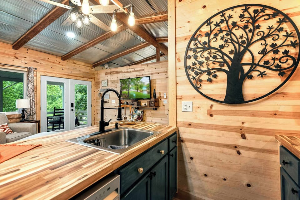 Cabin, Multiple Beds, Kitchen (Cozy Cove Cabin) | Interior