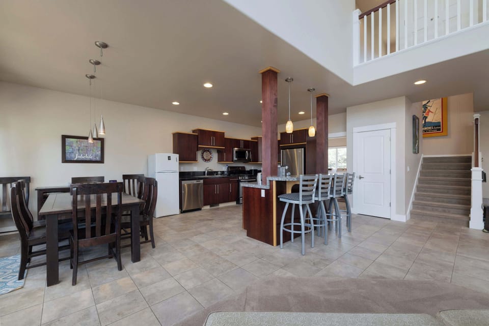 House, Multiple Beds, Patio (Edradour Estates) | Dining