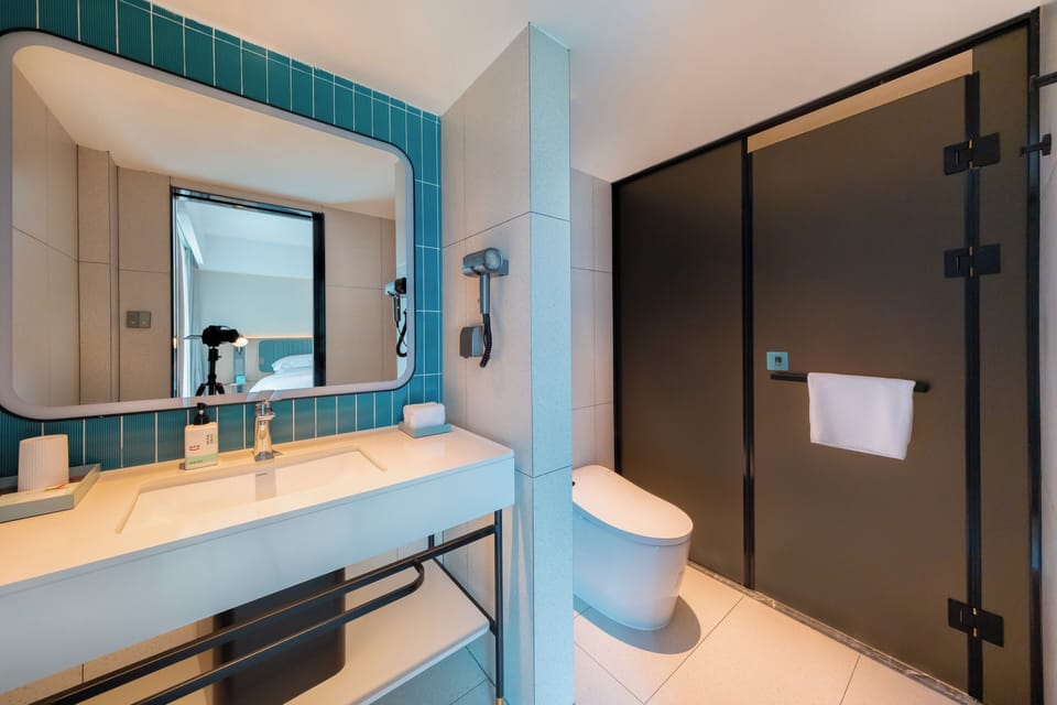 Business Room | 1 bedroom, premium bedding, down comforters, memory foam beds