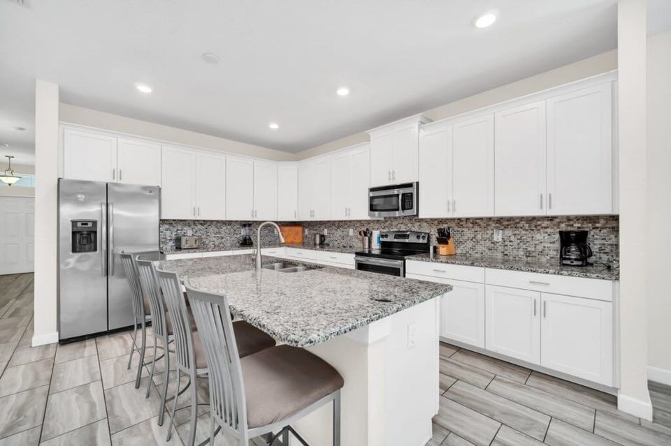 Villa, 6 Bedrooms | Private kitchen
