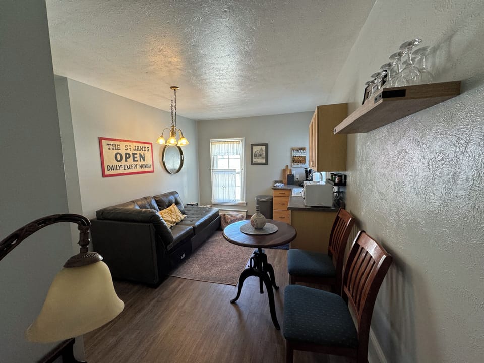 Deluxe Suite, Mountain View | Private kitchen | Full-size fridge, microwave, oven, dishwasher