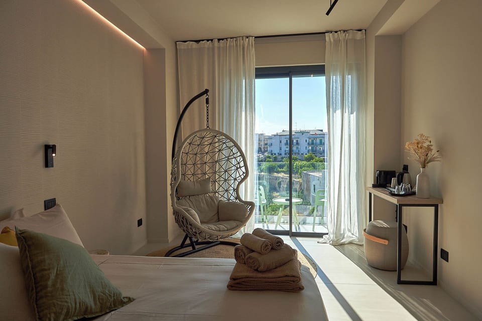 Deluxe Room, Balcony, Sea View | Premium bedding, down comforters, memory foam beds, free minibar items