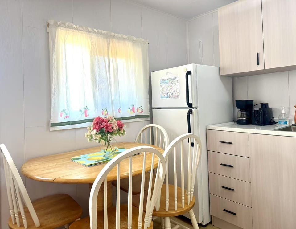 Comfort House, Garden View | In-room dining