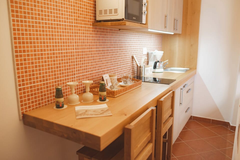 Fridge, microwave, coffee/tea maker, electric kettle