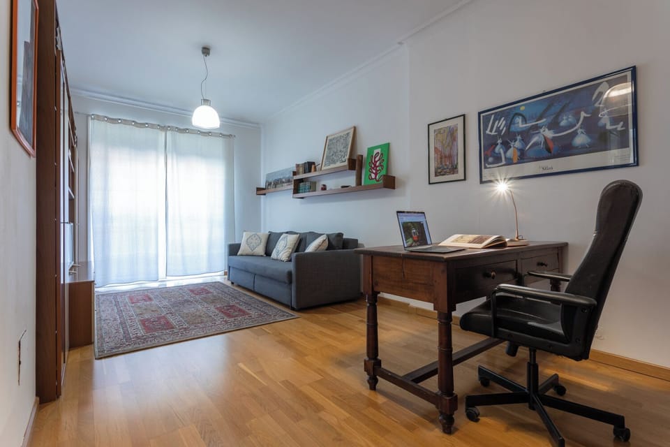 Apartment | Living area | 35-inch TV with digital channels