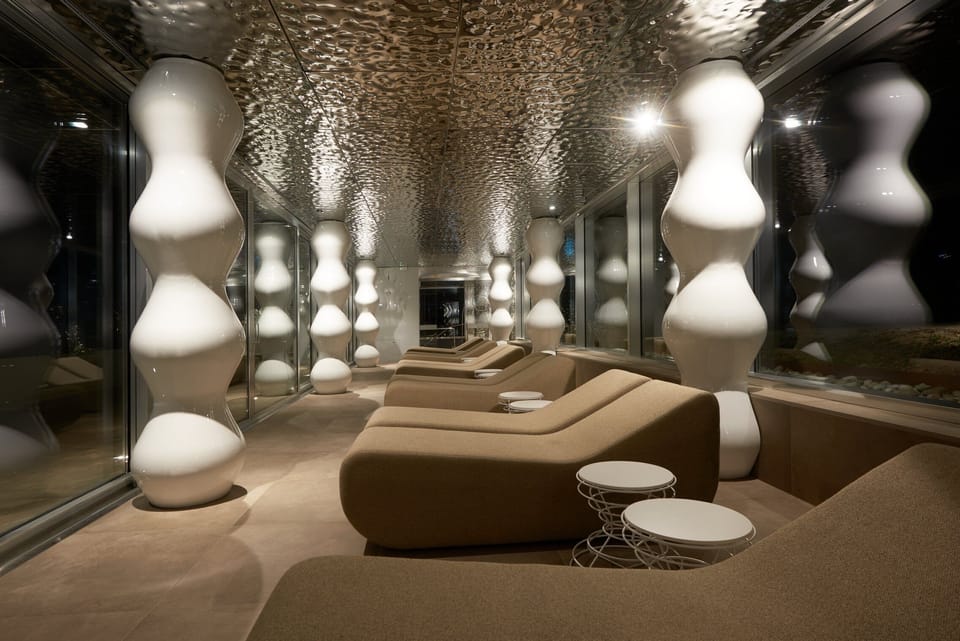 Couples treatment rooms, sauna, hot tub, Turkish bath, body treatments