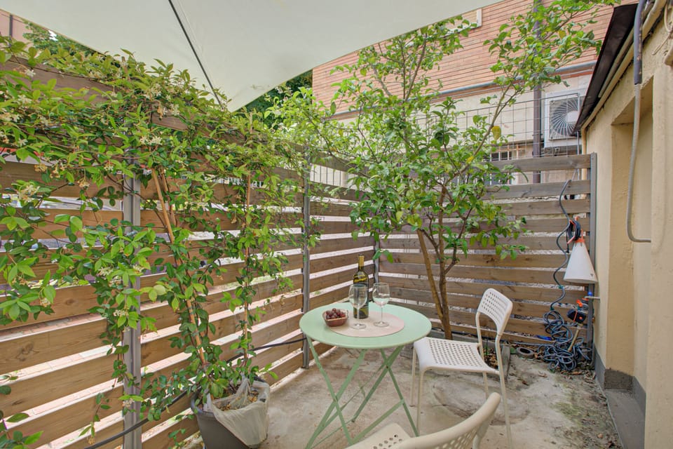 Family Apartment, 1 Bedroom, Microwave (Beach & Relax - Private Parking and) | Outdoor dining