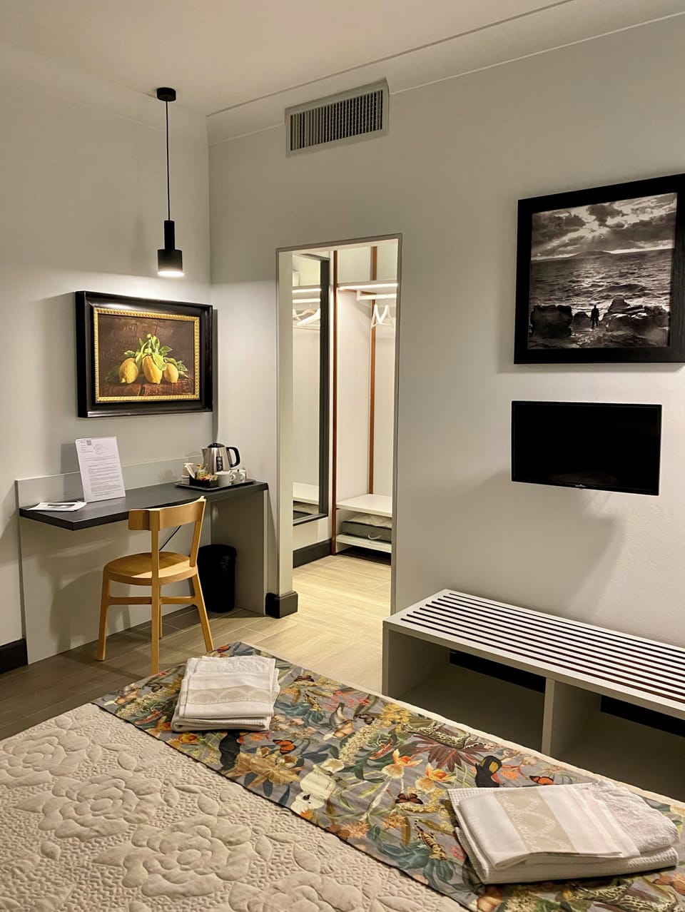 Classic Room, City View | Laptop workspace, free WiFi