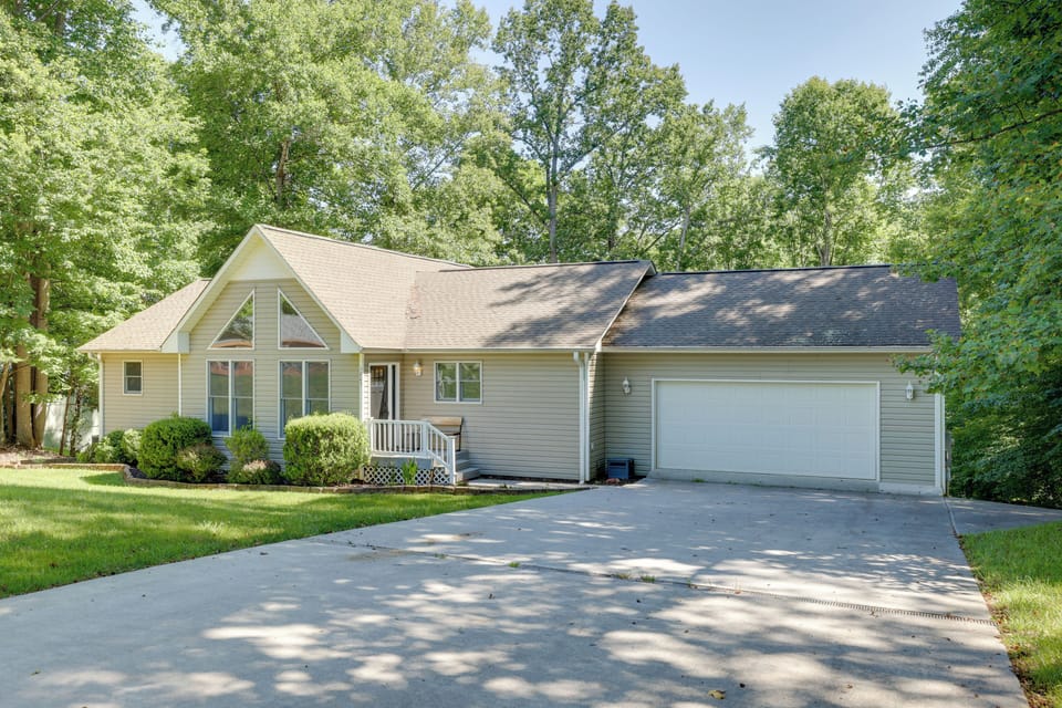 House (4 Bedrooms) | Front of property