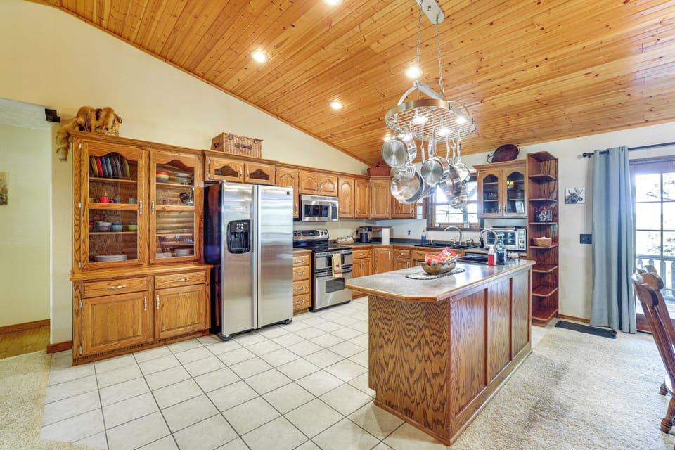 House (3 Bedrooms) | Interior