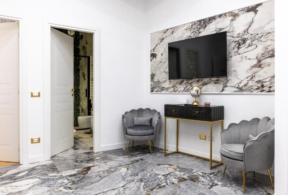 Luxury Apartment, Non Smoking, Kitchenette | Living area