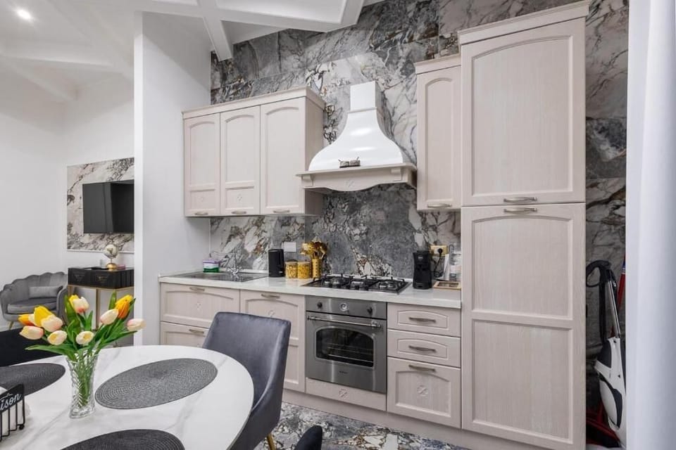 Luxury Apartment, Non Smoking, Kitchenette | Private kitchen