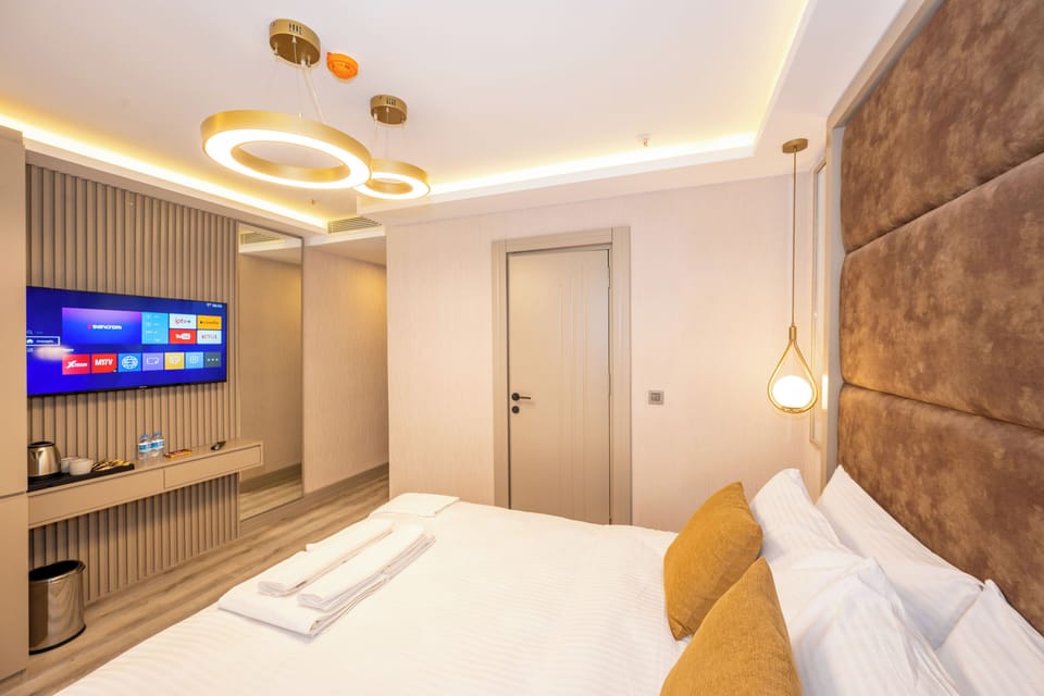 Deluxe Double Room, City View | Minibar, soundproofing, free WiFi, bed sheets