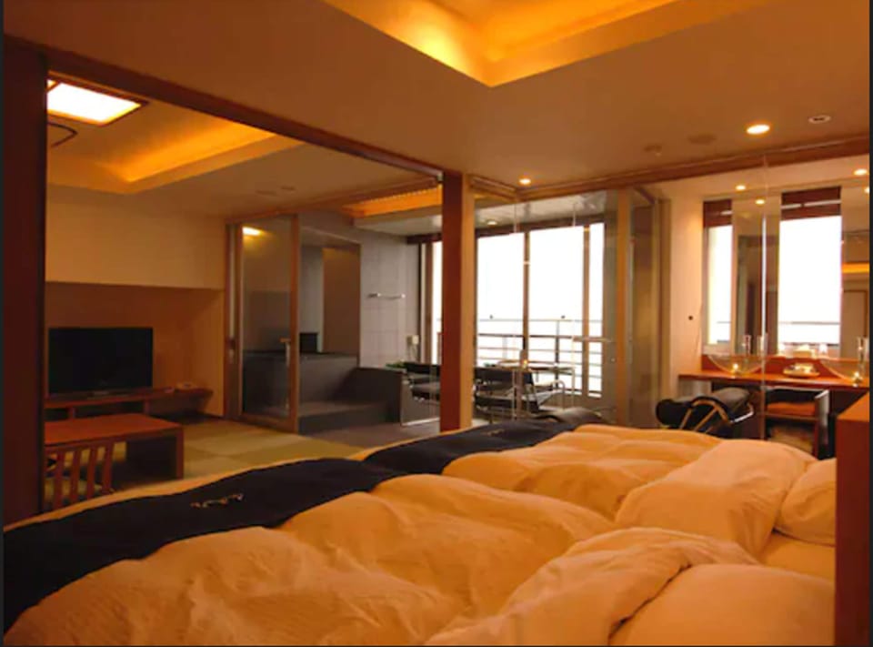 Suite Room with Tatami Area with Open-Air Bath, (Lake View) | In-room safe, desk, free WiFi