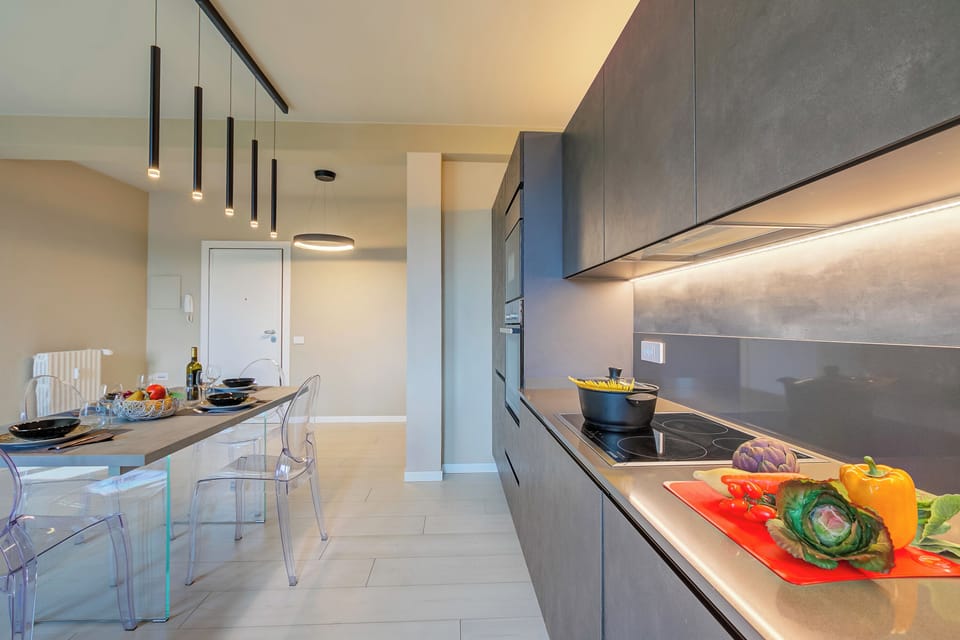 Standard Apartment, 2 Bedrooms, Microwave (Viktor Salò | 100m from Lake &) | Private kitchenette